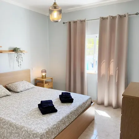 Feriehus Casa Margarida, With 3 Bedrooms Armação de Pêra