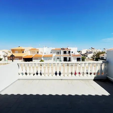 Casa Margarida, With 3 Bedrooms * Armação de Pêra