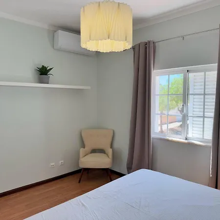 Casa Margarida, With 3 Bedrooms *