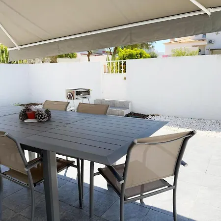 Casa Margarida, With 3 Bedrooms *