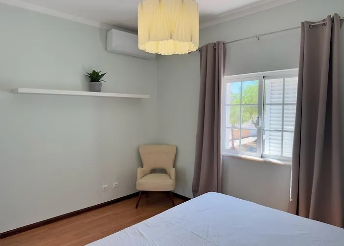 Casa Margarida, With 3 Bedrooms *