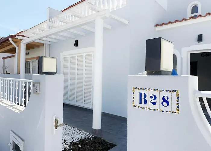 Casa Margarida, With 3 Bedrooms Ferienhaus *