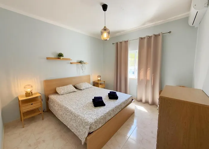 Casa Margarida, With 3 Bedrooms Armação de Pêra