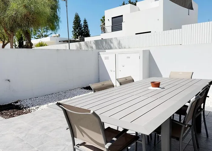 Casa Margarida, With 3 Bedrooms Ferienhaus Armação de Pêra