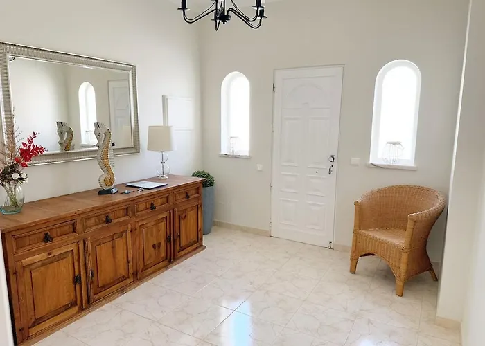 Casa Margarida, With 3 Bedrooms *