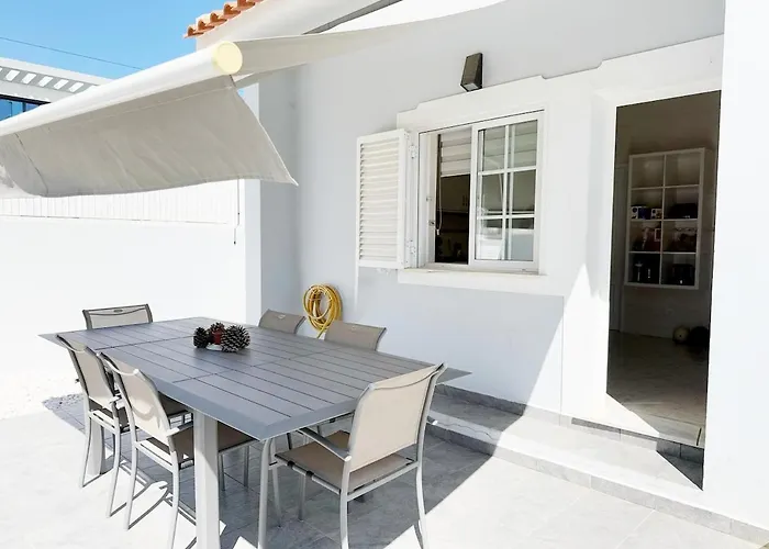 Casa Margarida, With 3 Bedrooms *
