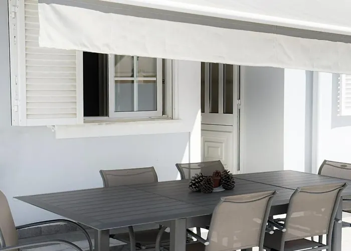 Casa Margarida, With 3 Bedrooms * Armação de Pêra