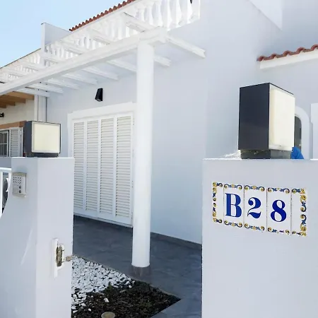 Casa Margarida, With 3 Bedrooms Dom wakacyjny *