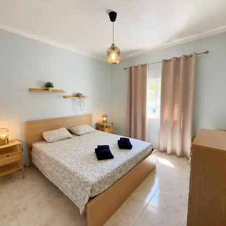 Casa Margarida, With 3 Bedrooms Armação de Pêra